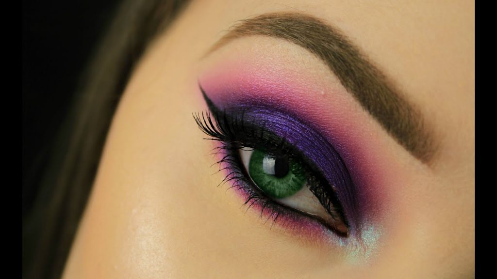sombra púrpura ojos verdes